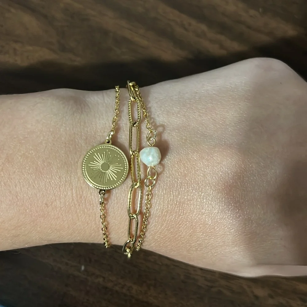 Gold plated stainless steel layered sun bracelet - Picture 3 of 4